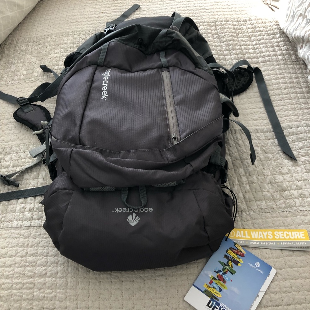 Eagle Creek Deviate 60L ladies Travel pack, new never used with tags.